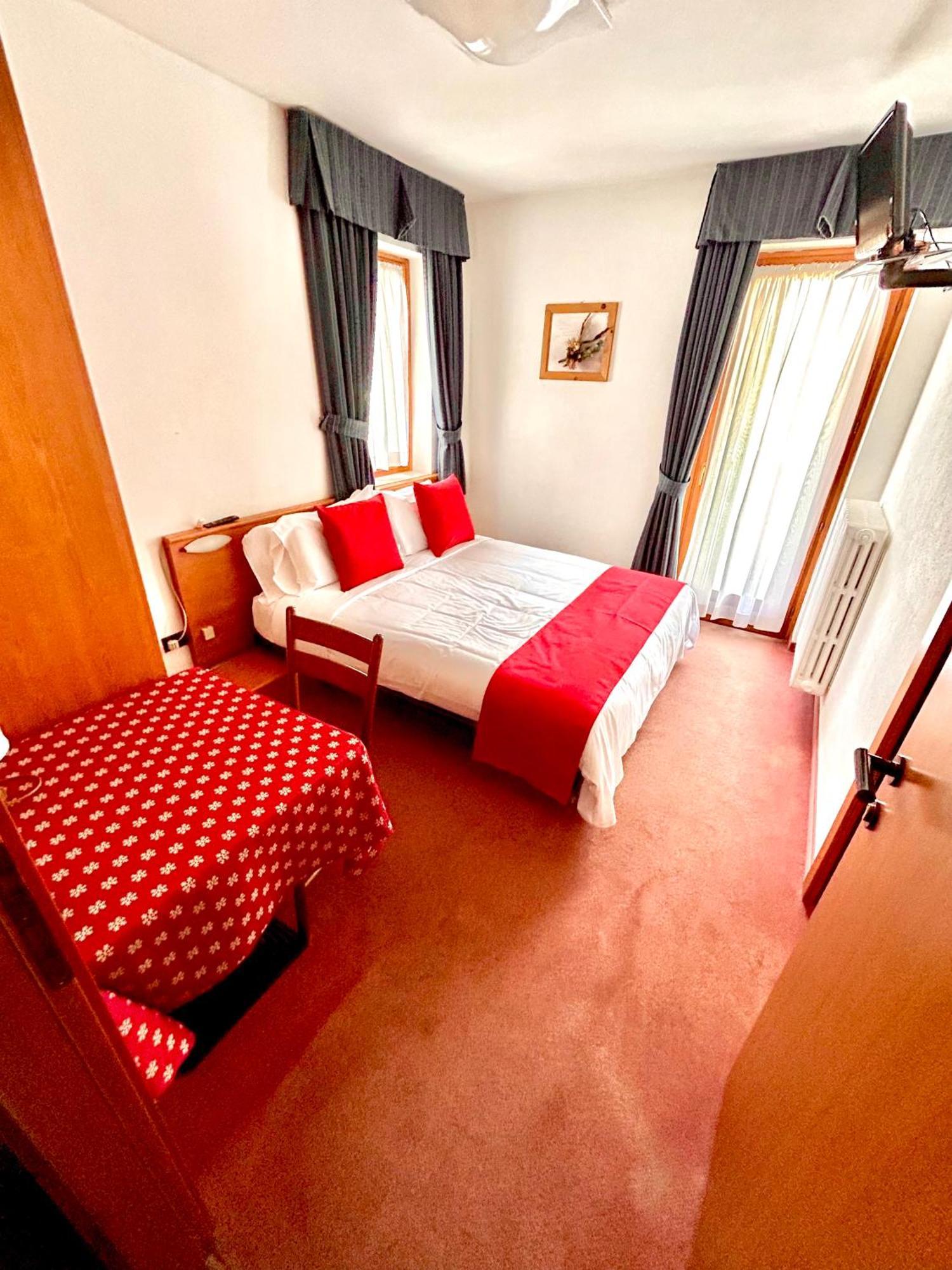 Hotel La Nigritella Bardonecchia Bagian luar foto